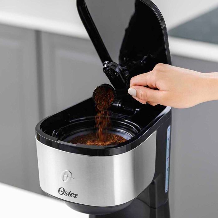 Cafetera programable Oster® 8 tazas en acero inoxidable BVSTDC10SS - ostercl